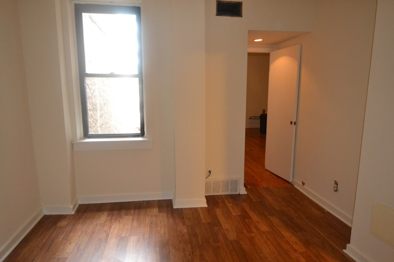 1136 Pine St #302 - Photo 6 of 6
