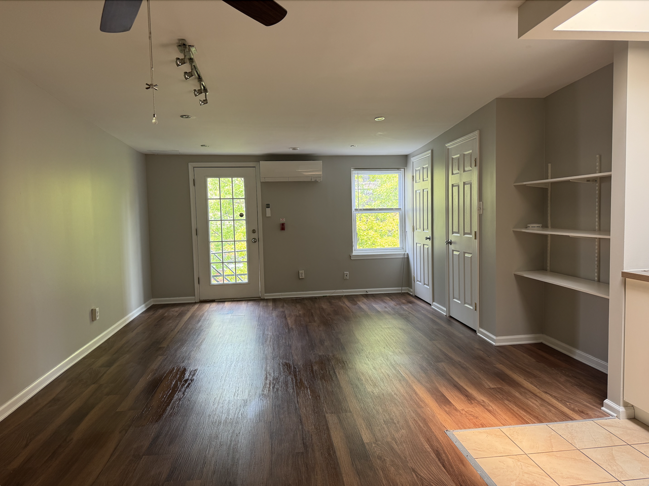 1535 Pine St #4R - Photo 2 of 3