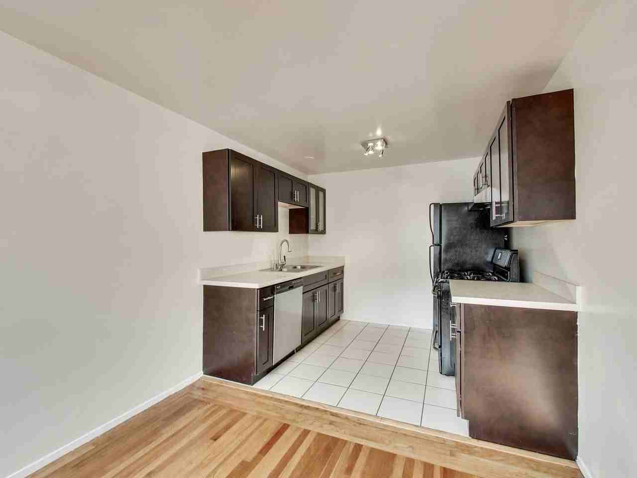 1220 Hayes St #1 - Photo 7 of 20