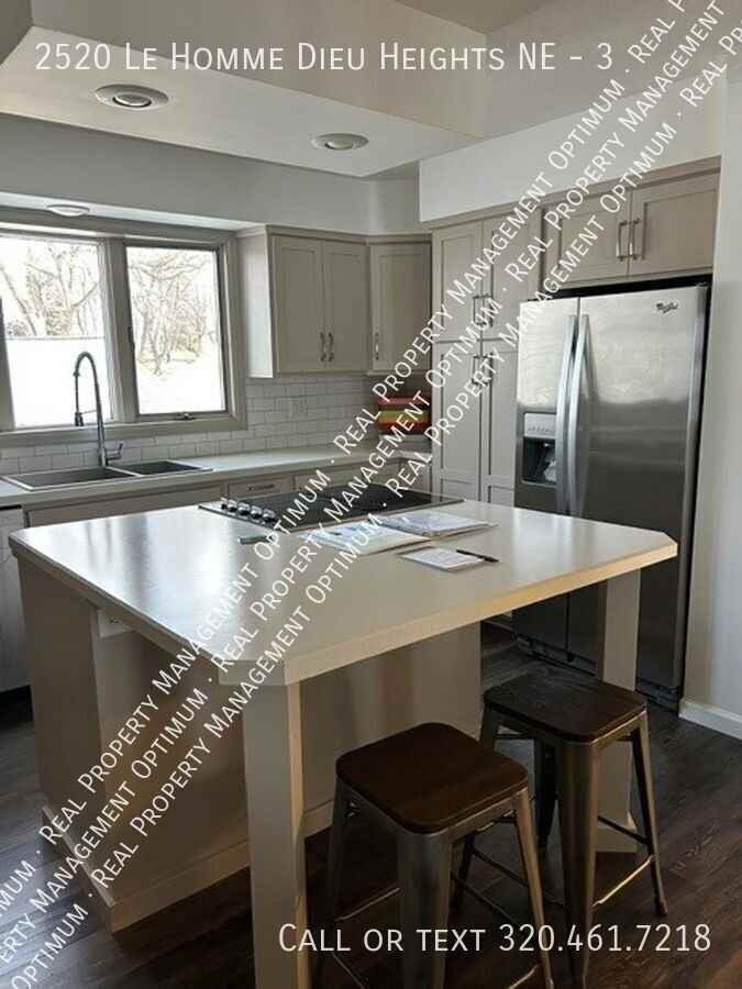 2520 Le Homme Dieu Hts Ne #3 - Photo 7 of 30