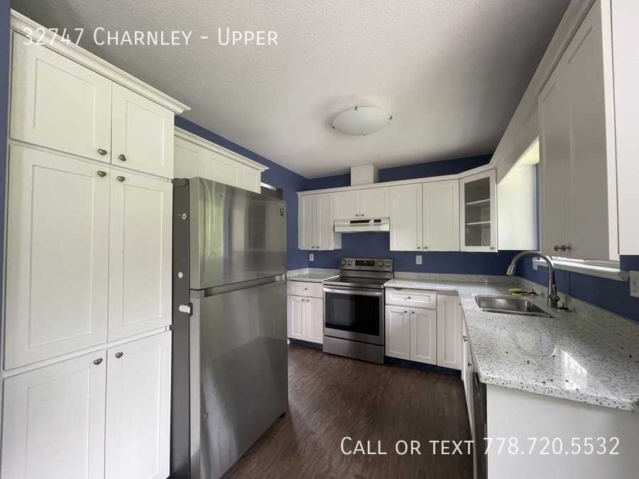 32747 Charnley Dr - Photo 2 of 5