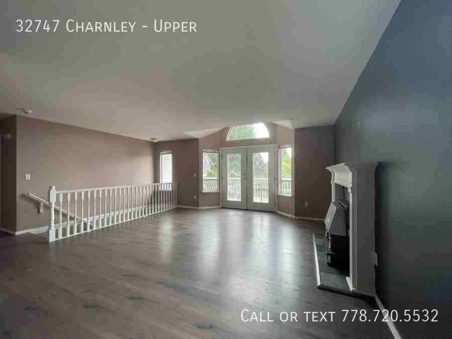 32747 Charnley Dr - Photo 3 of 5