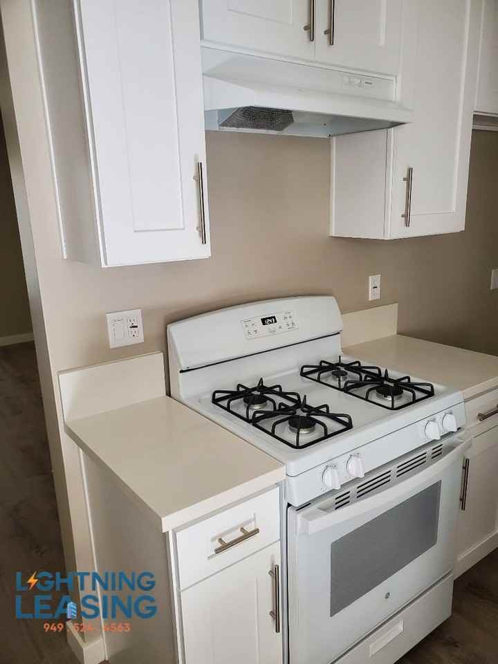 212 W Elk Ave #2 - Photo 3 of 6
