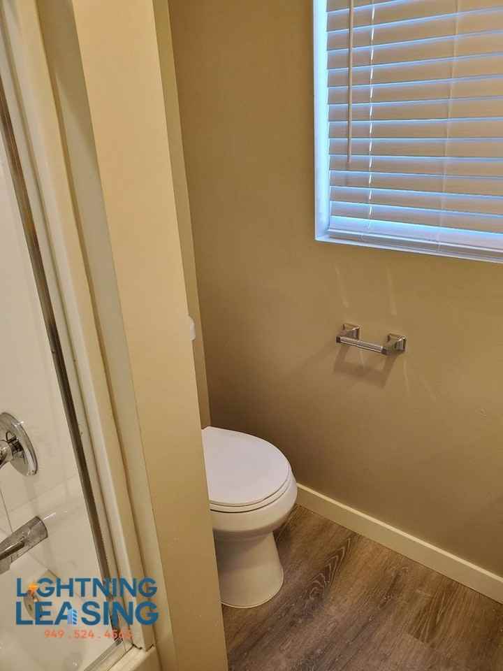 212 W Elk Ave #2 - Photo 4 of 6