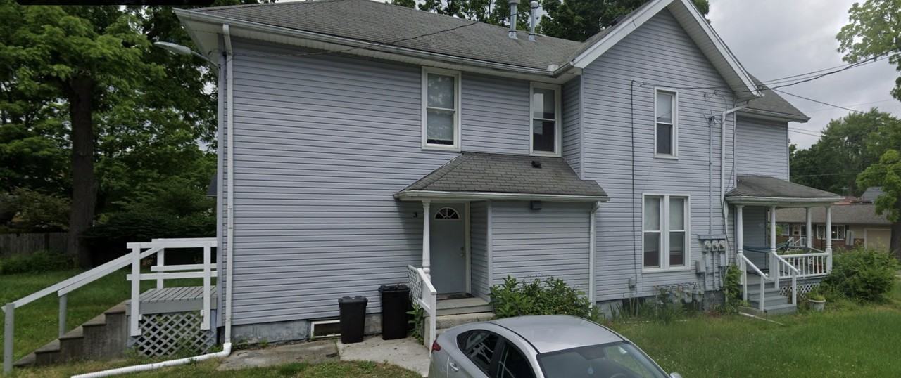 319 Pearl St #2 - Photo 2 of 7