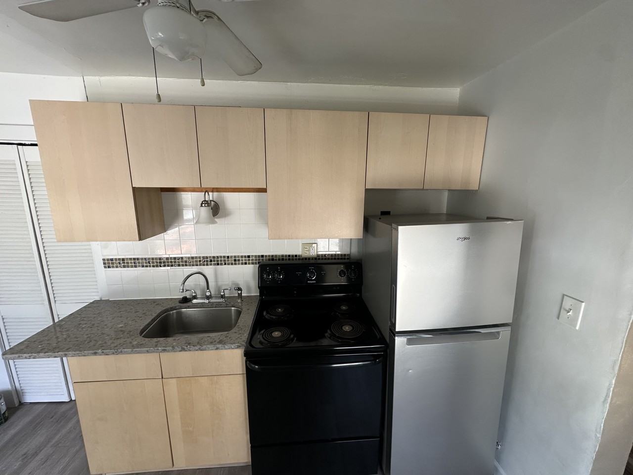 319 Pearl St #2 - Photo 4 of 7