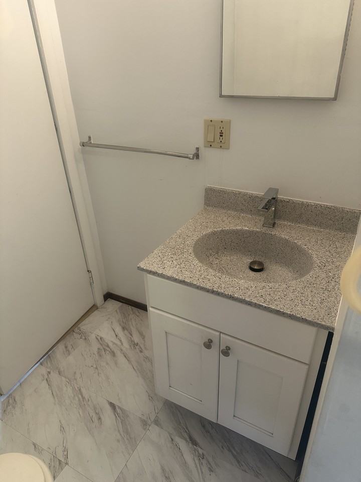 319 Pearl St #2 - Photo 7 of 7