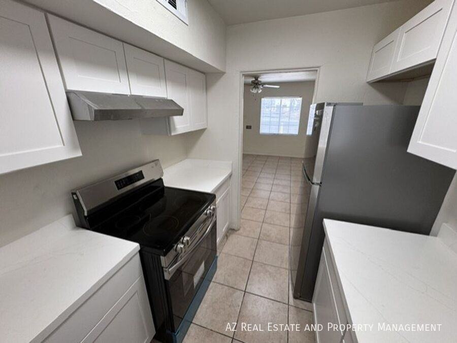 1038 N 16th St - Photo 3 of 17
