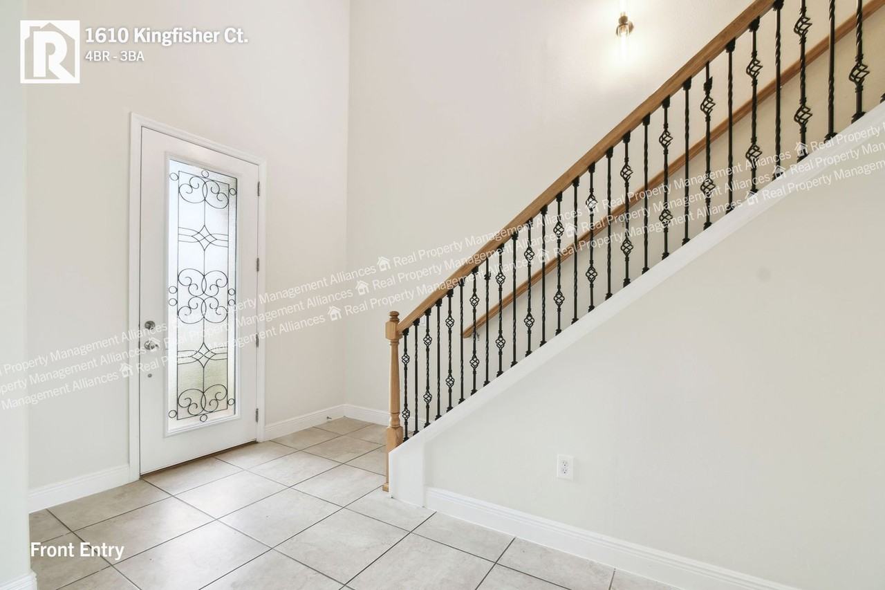 1610 Kingfisher Ct - Photo 2 of 33