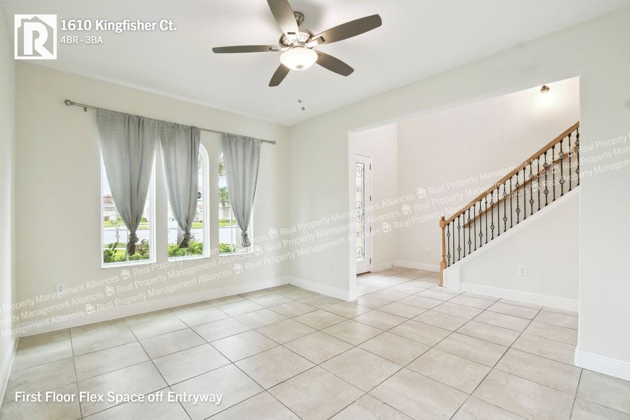 1610 Kingfisher Ct - Photo 3 of 33