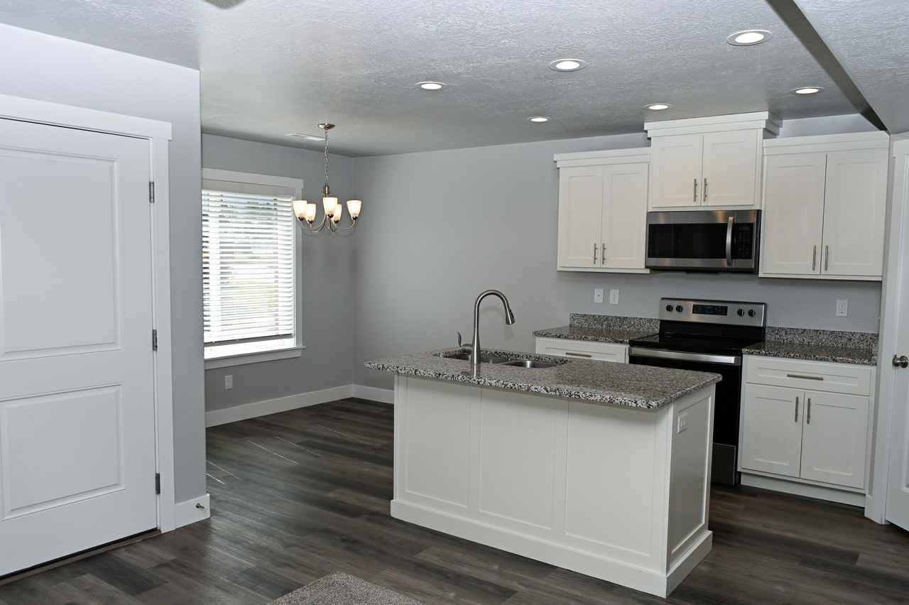 2032 N 350 E - Photo 3 of 19