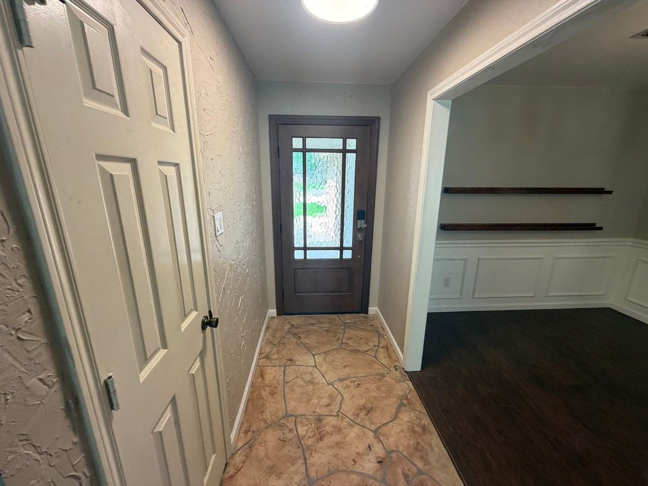 2132 Turf Club Dr - Photo 5 of 9