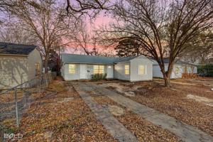 featured image of 2770 Parkridge St