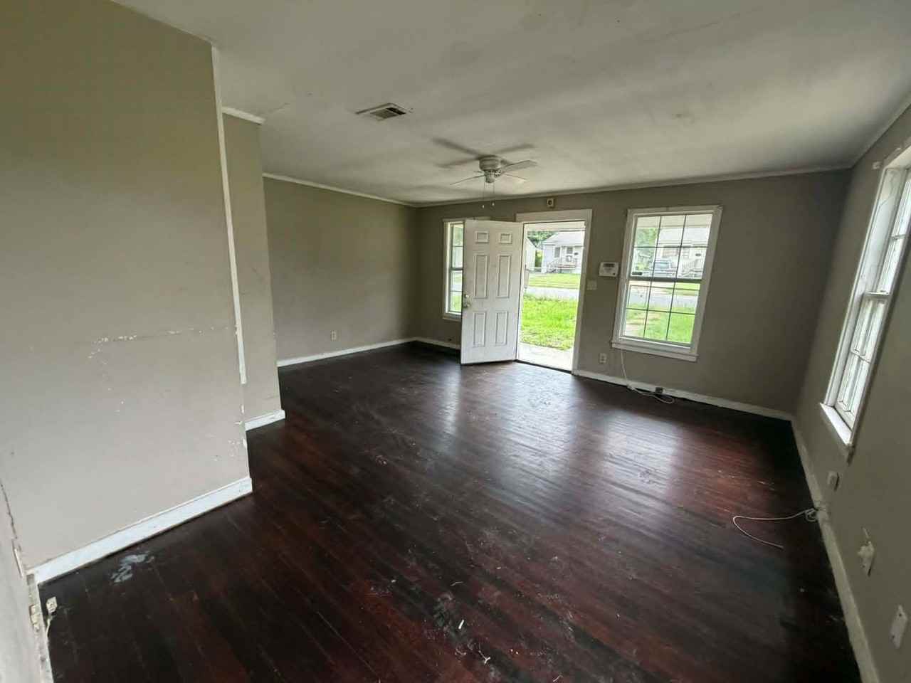 6101 Fairfield Ave - Photo 6 of 9
