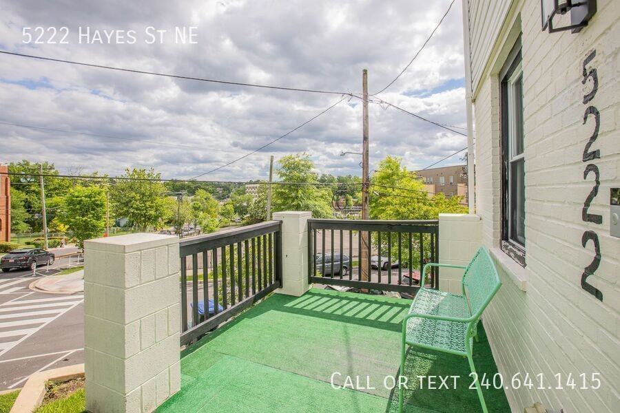 5222 Hayes St Ne - Photo 4 of 25