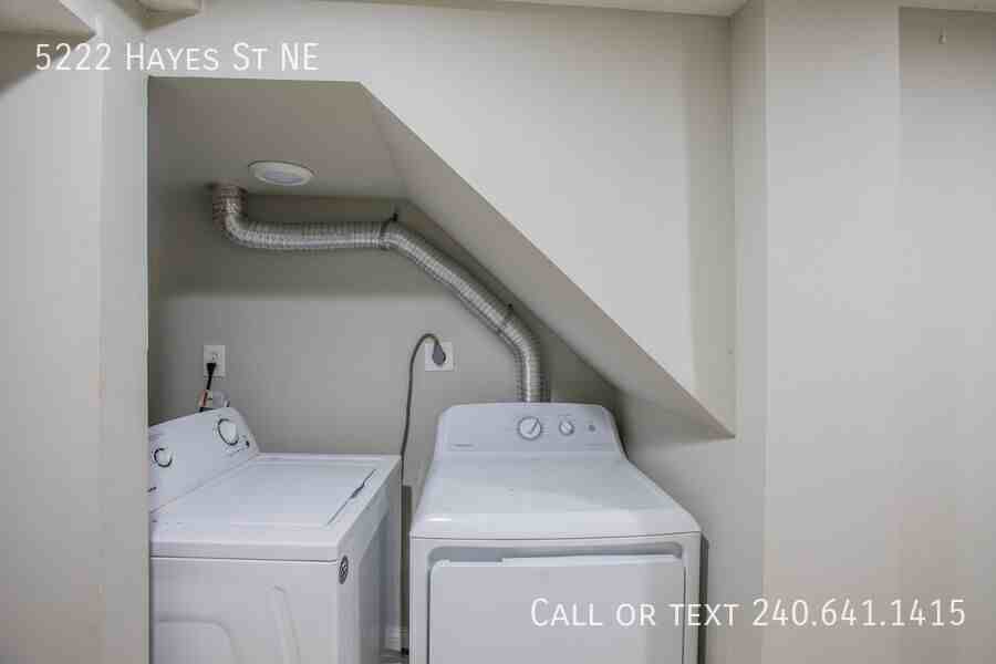 5222 Hayes St Ne - Photo 6 of 25