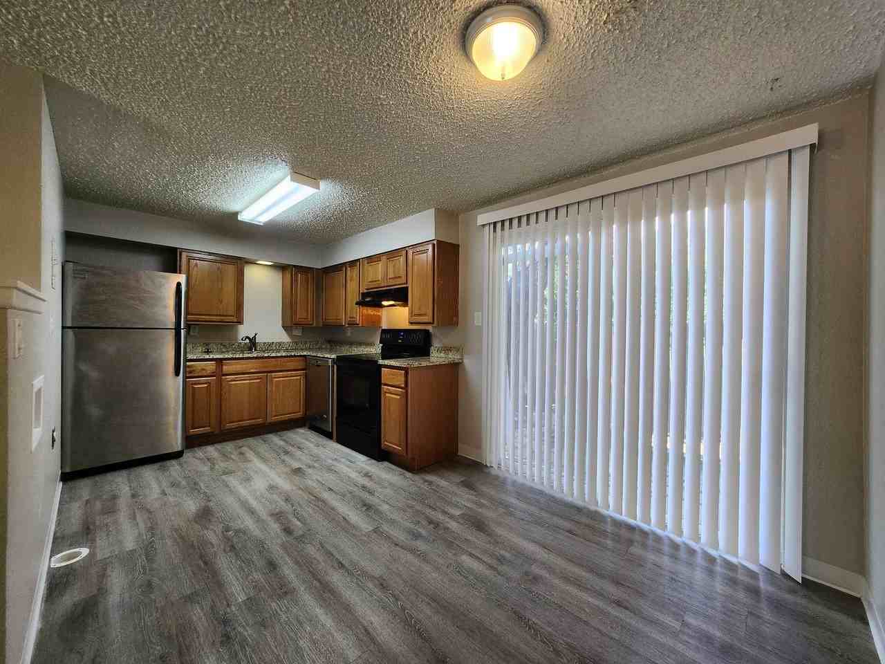 1624 S Cascade Ave #G - Photo 4 of 23