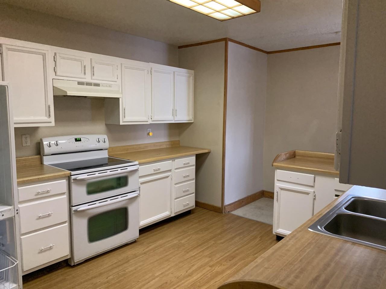 528 S Lincoln St #1 - Photo 4 of 10