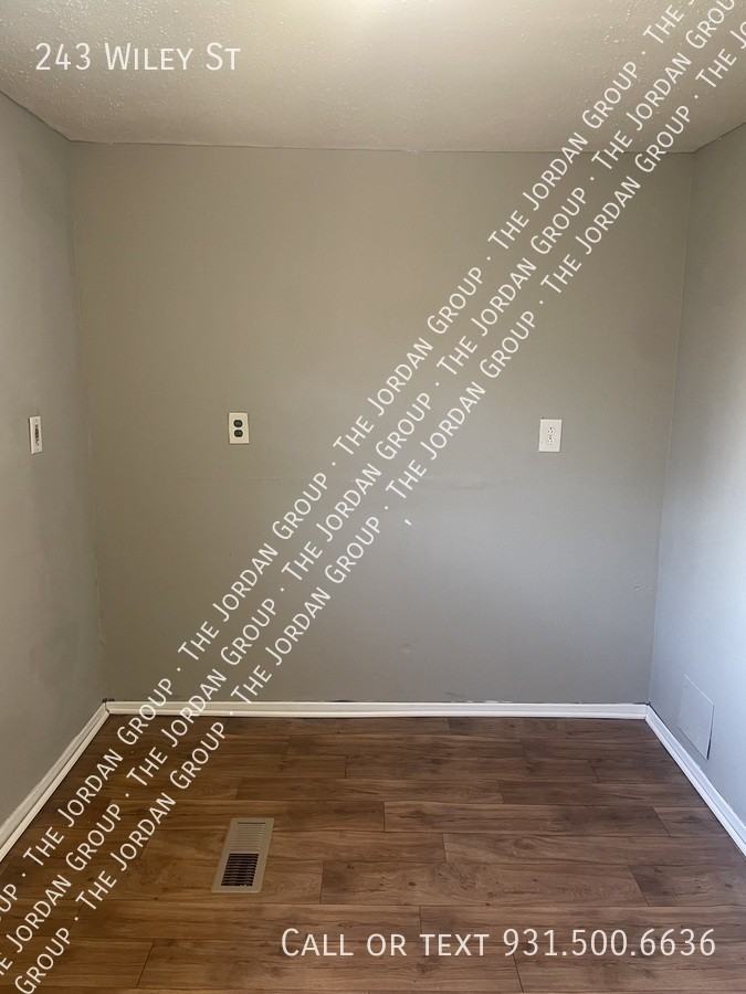 243 Wiley St - Photo 5 of 14