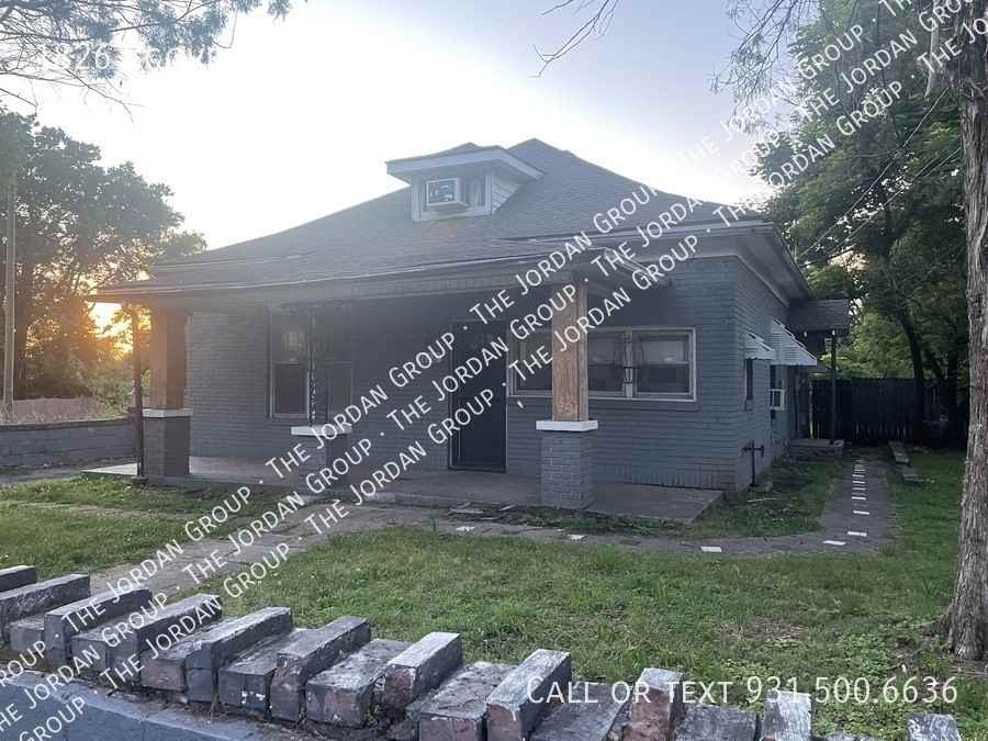 1826 Scovel St - Photo 3 of 10