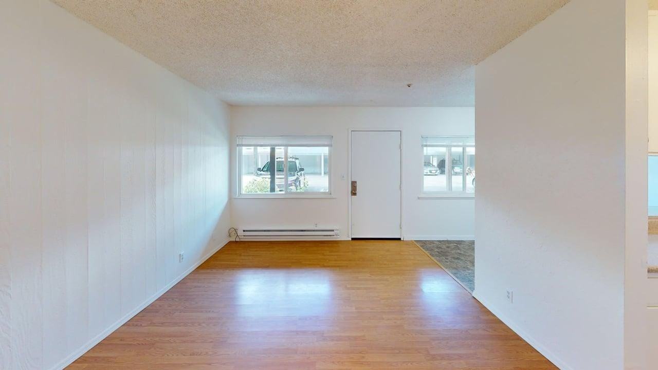 447 S E St #04 - Photo 2 of 6
