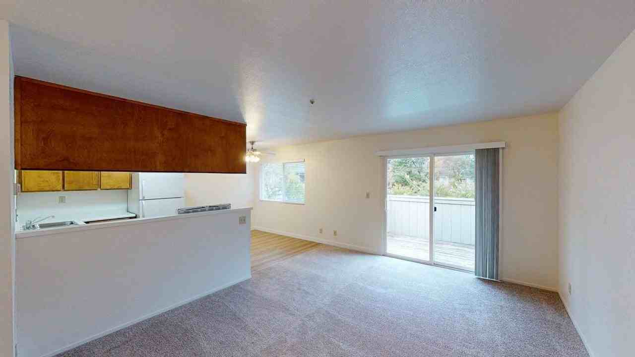 701 Mission Blvd #9 - Photo 2 of 16