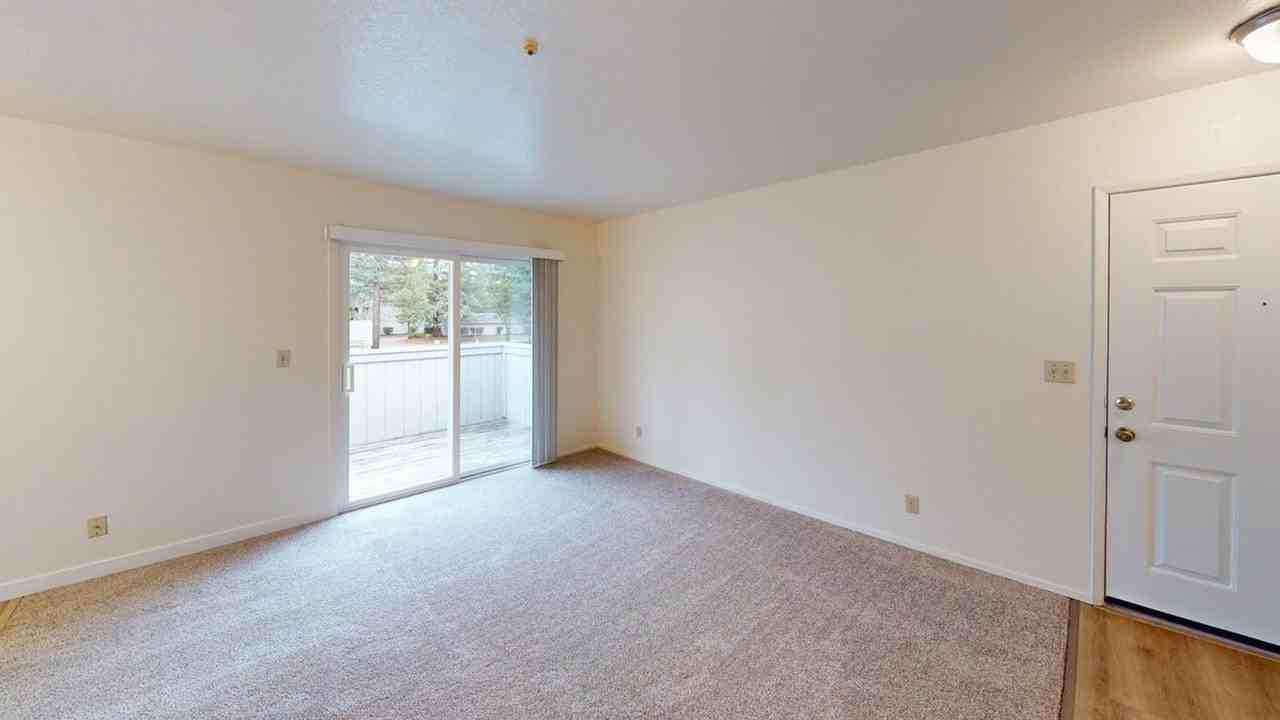 701 Mission Blvd #9 - Photo 5 of 16