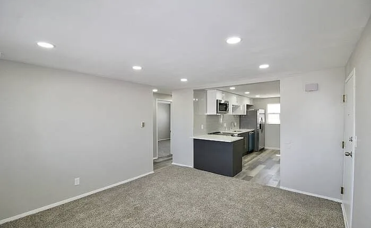 18244 W 3rd Pl #2 - Photo 4 of 17
