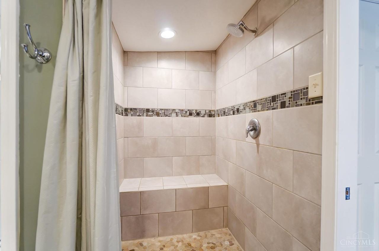 2158 Stratford Ave #2 - Photo 7 of 27