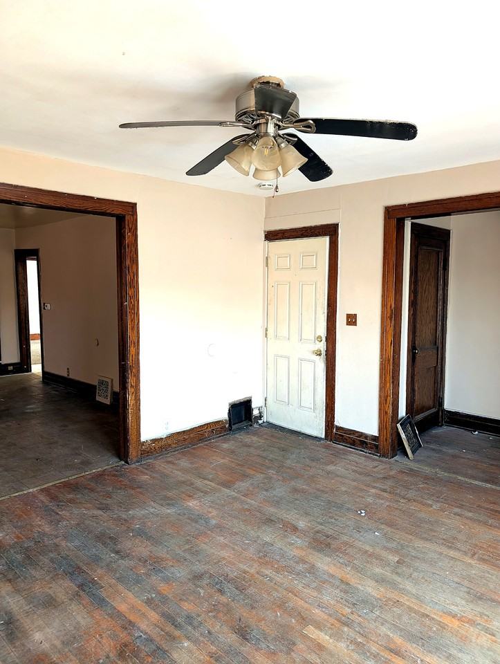 30 W Henry St Uppr - Photo 4 of 13