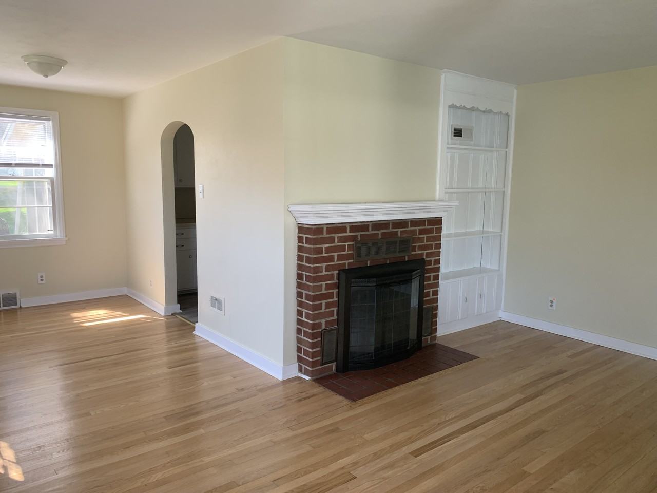 106 E Maplewood Ave #NA - Photo 3 of 8