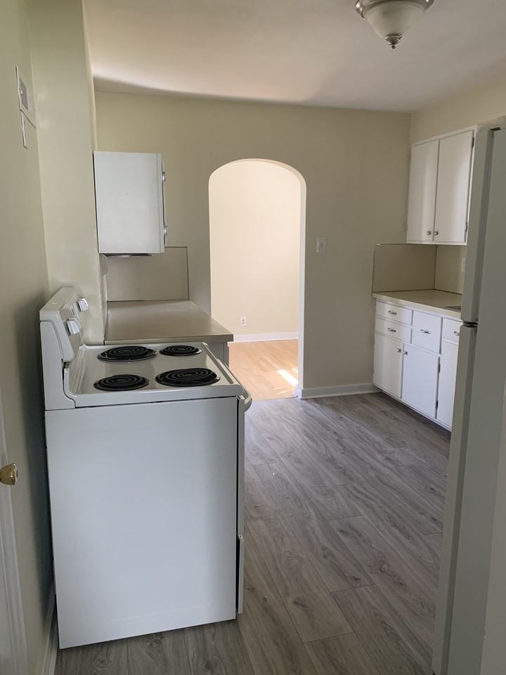 106 E Maplewood Ave #NA - Photo 5 of 8