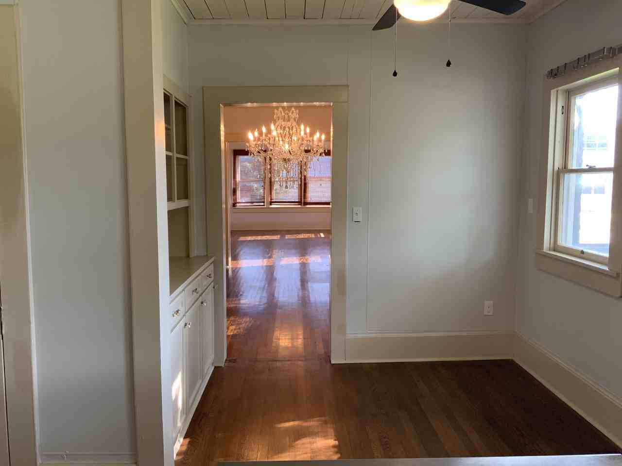 404 W Main St #1 - Photo 4 of 34