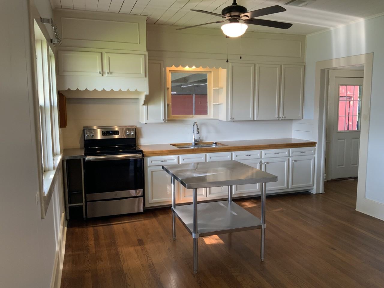 404 W Main St #1 - Photo 5 of 34