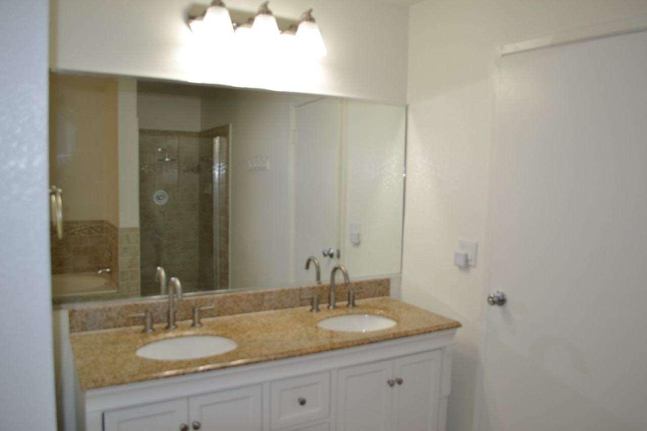 3653 Algonquin Dr #1 - Photo 3 of 19