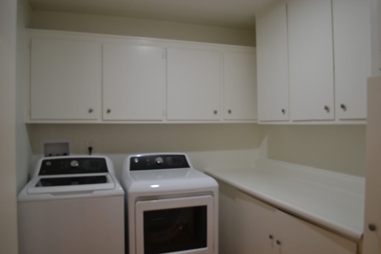 3653 Algonquin Dr #1 - Photo 4 of 19