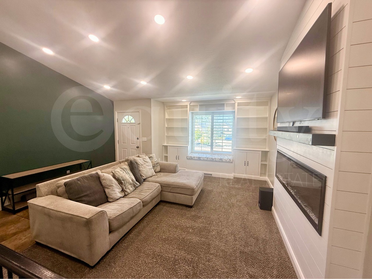 787 W Vahe St #1 - Photo 3 of 24
