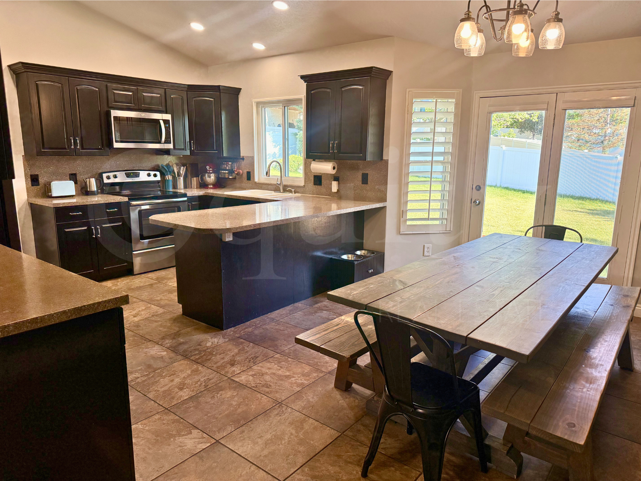 787 W Vahe St #1 - Photo 4 of 24