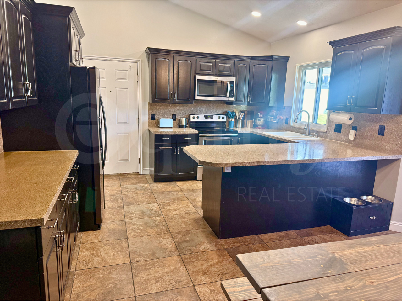 787 W Vahe St #1 - Photo 5 of 24