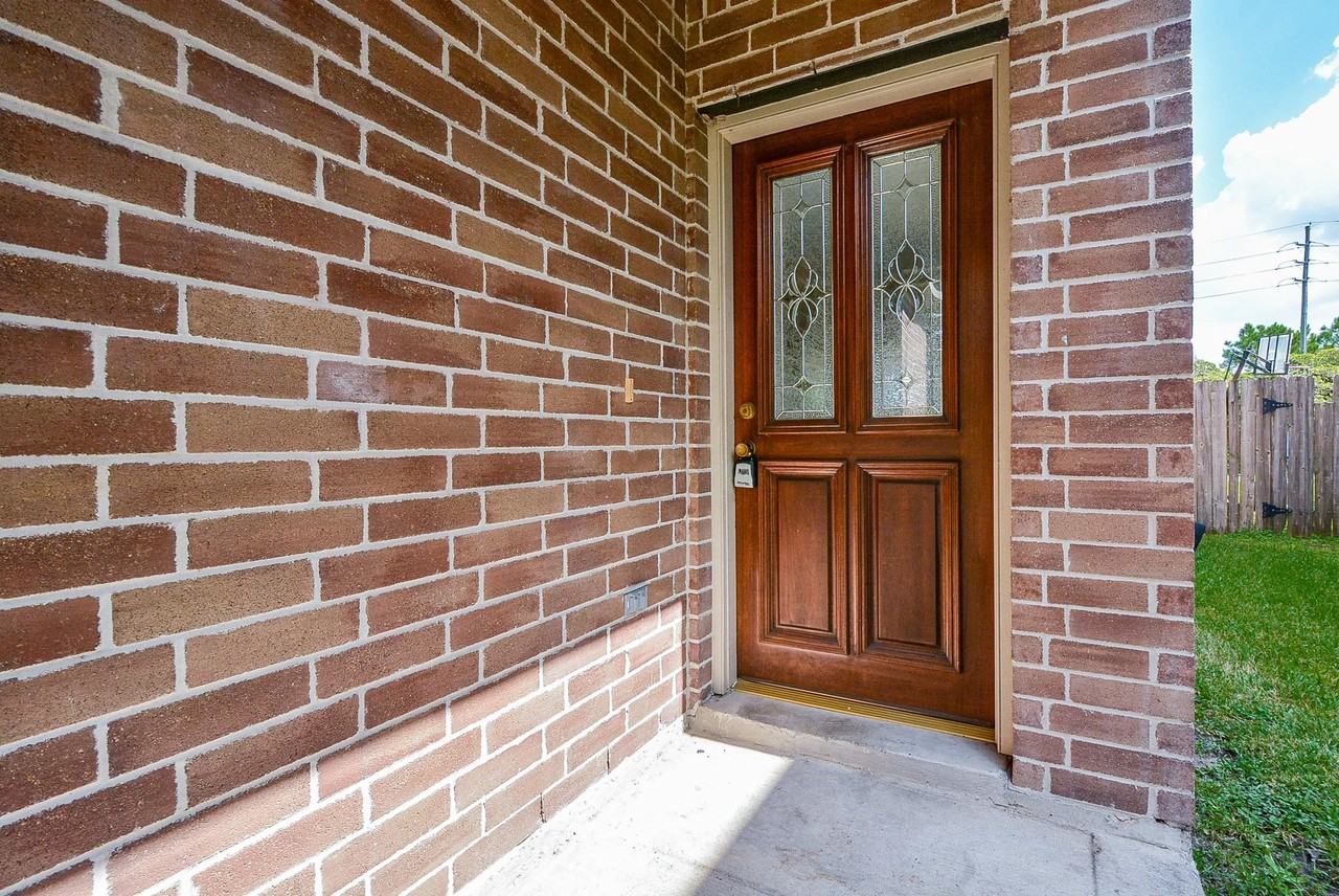 15506 Hickory Dale St #1 - Photo 3 of 31