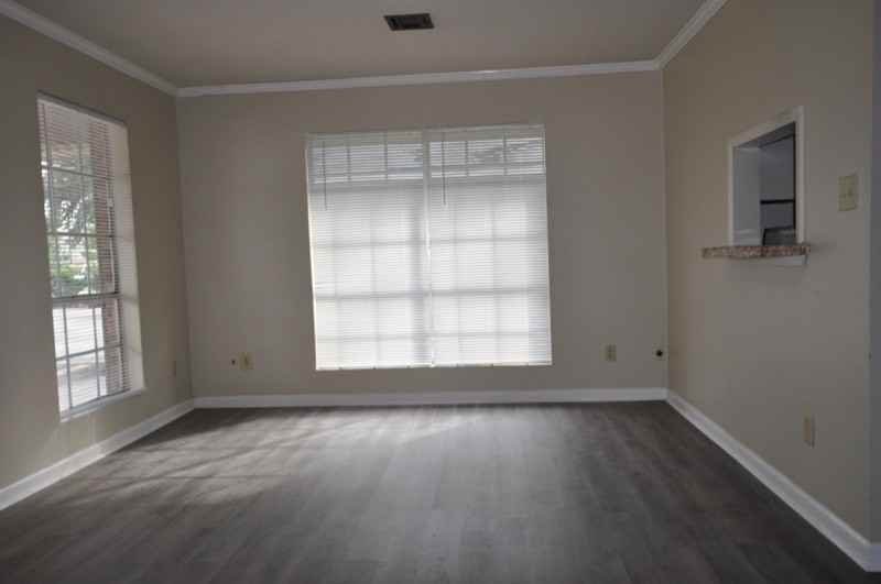 107 Antoinette St - Photo 3 of 18
