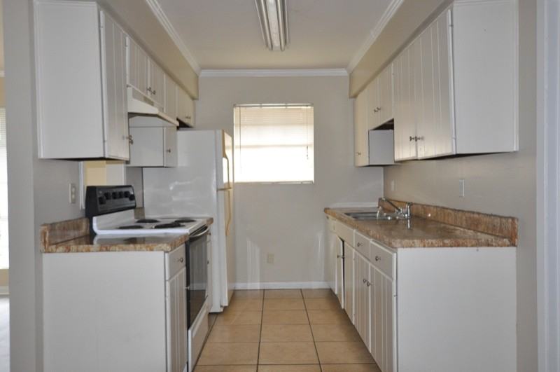107 Antoinette St - Photo 4 of 18