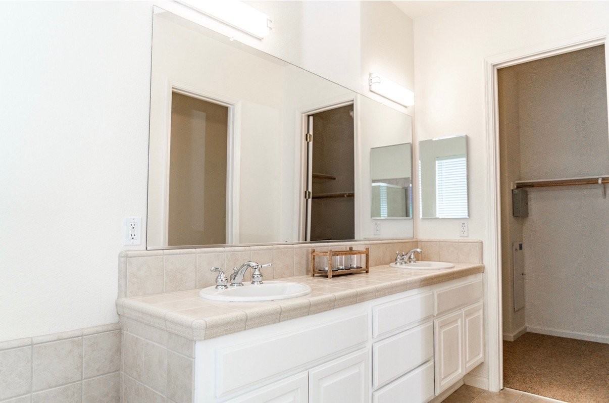 9560 Nicole Ln - Photo 5 of 7