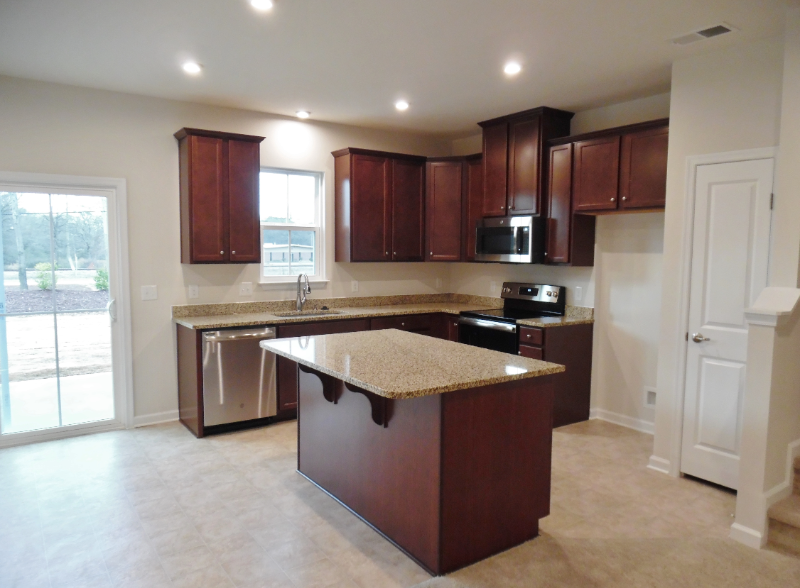 111 Roundtree Dr - Photo 2 of 15