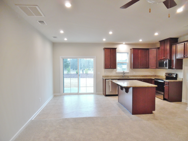 111 Roundtree Dr - Photo 4 of 15