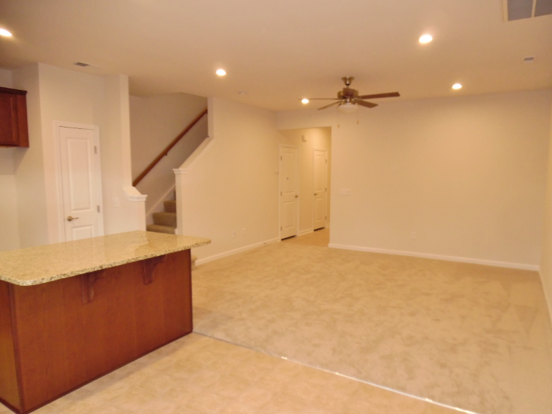 111 Roundtree Dr - Photo 5 of 15