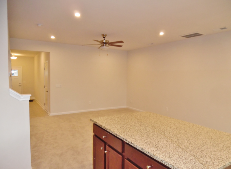 111 Roundtree Dr - Photo 6 of 15