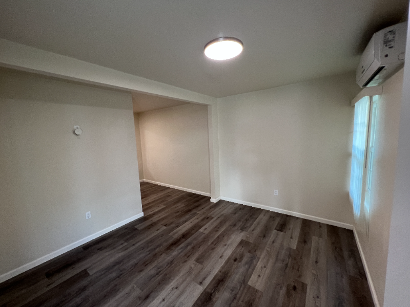 940 N Van Ness Ave