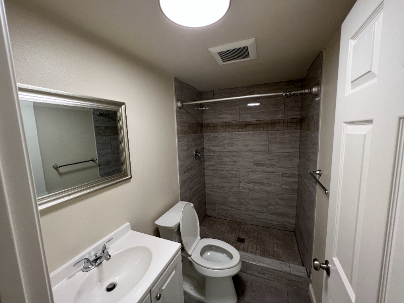 940 N Van Ness Ave - Photo 4 of 11