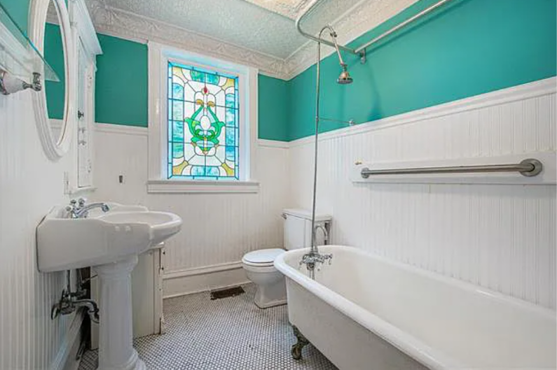 2901 Charlotte St - Photo 5 of 14